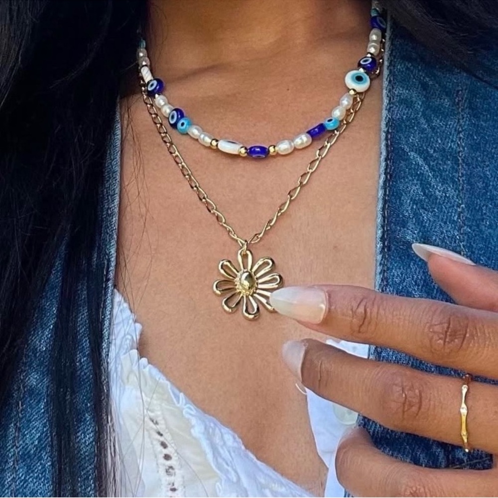 NWT REVOLVE Petit Moments Flower Pendant Necklace Gold Plated